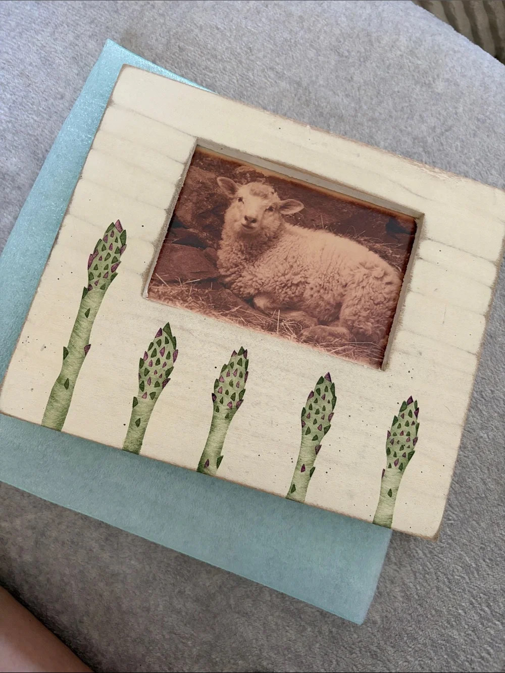Hand-Painted Cream Wooden Picture Frame with Asparagus Accents